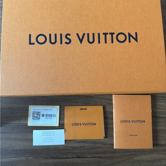Authentic Louis Vuitton Pallas Crossbody & Clutch - Picture 5 of 15